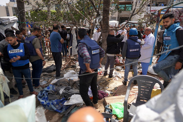 Hiện trường Israel không kích bệnh viện Gaza, nhiều thương vong Hien truong Israel khong kich benh vien Gaza, nhieu thuong vong