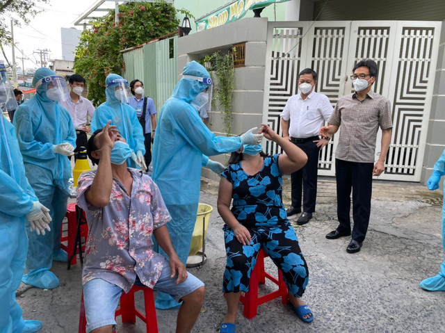Phó thủ tướng: Người nhiễm SARS-CoV-2 chưa phải bệnh nhân Pho thu tuong: Nguoi nhiem SARS-CoV-2 chua phai benh nhan