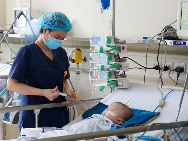 Thời tiết nồm ẩm, bệnh nhân đến bệnh viện khám tăng - Hình 2 Thoi tiet nom am, benh nhan den benh vien kham tang-Hinh-2