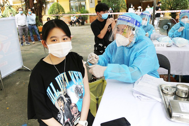 TP.HCM bắt đầu tiêm vắc xin mũi 3 cho người dân TP.HCM bat dau tiem vac xin mui 3 cho nguoi dan