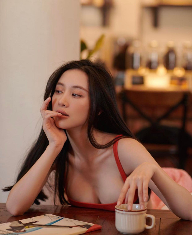 Đường cong của “cô bé trà sữa Việt” liệu có “áp đảo” Minh Hằng trong phim mới? - Hình 3 Duong cong cua “co be tra sua Viet” lieu co “ap dao” Minh Hang trong phim moi?-Hinh-3