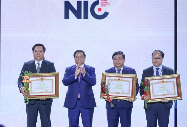 Chủ tịch VUSTA Phan Xuân Dũng tham dự ngày hội Đổi mới sáng tạo Việt Nam 2024 - Hình 5 Chu tich VUSTA Phan Xuan Dung tham du ngay hoi Doi moi sang tao Viet Nam 2024-Hinh-5