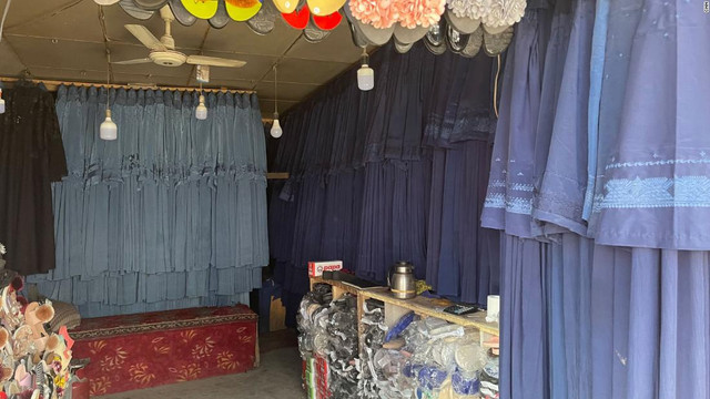 Người mẹ Afghanistan bị giết sau khi Taliban gõ cửa lần thứ tư - Hình 3 Nguoi me Afghanistan bi giet sau khi Taliban go cua lan thu tu-Hinh-3