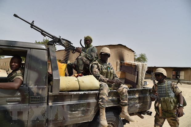 Niger: Bị phục kích, hàng chục binh sỹ thương vong Niger: Bi phuc kich, hang chuc binh sy thuong vong