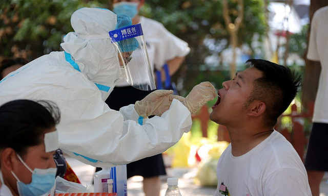 Sau mưa lũ lịch sử, dịch Covid-19 bùng phát ở Trịnh Châu Sau mua lu lich su, dich Covid-19 bung phat o Trinh Chau