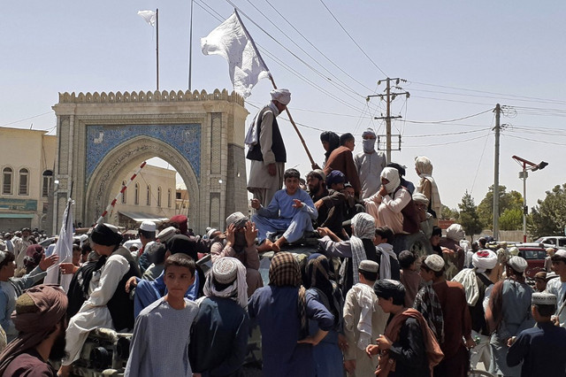 Lực lượng Taliban áp sát thủ đô Afghanistan Luc luong Taliban ap sat thu do Afghanistan