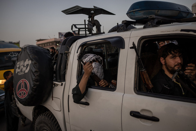 Lực lượng Taliban thả hàng nghìn tù nhân, có nhiều thành viên Al Qaeda Luc luong Taliban tha hang nghin tu nhan, co nhieu thanh vien Al Qaeda