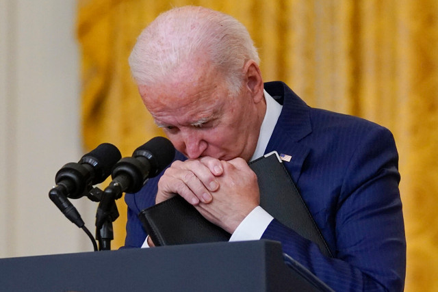 Bên trong Nhà Trắng khi ông Biden nhận tin vụ đánh bom ở Kabul Ben trong Nha Trang khi ong Biden nhan tin vu danh bom o Kabul