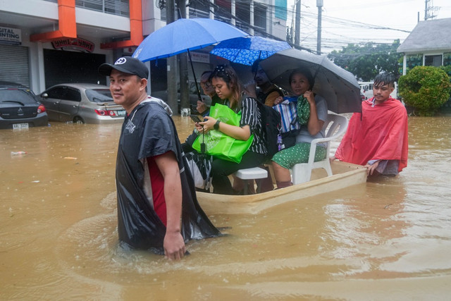 Cảnh ngập lụt nghiêm trọng ở Philippines vì bão Yagi - Hình 2 Canh ngap lut nghiem trong o Philippines vi bao Yagi-Hinh-2