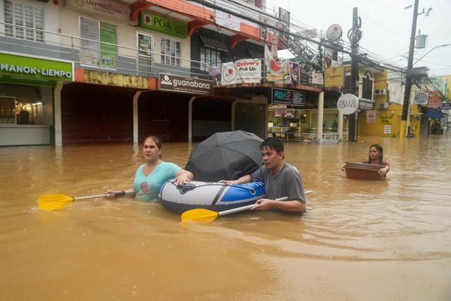 Cảnh ngập lụt nghiêm trọng ở Philippines vì bão Yagi Canh ngap lut nghiem trong o Philippines vi bao Yagi