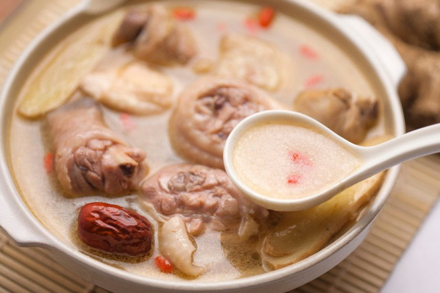 Tết nhà nhà ăn thịt gà, nấu kiểu này rất dễ rước ung thư Tet nha nha an thit ga, nau kieu nay rat de ruoc ung thu