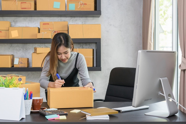 Nhiều khách mua hàng online hỏi cộc lốc “Giá, bao tiền, inbox“ Nhieu khach mua hang online hoi coc loc “Gia, bao tien, inbox“