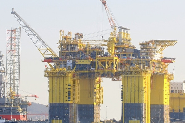 Trung Quốc chuẩn bị kéo giàn khoan lớn nhất thế giới ra Biển Đông ảnh 1 Trung Quốc chuẩn bị kéo giàn khoan lớn nhất thế giới ra Biển Đông ảnh 1