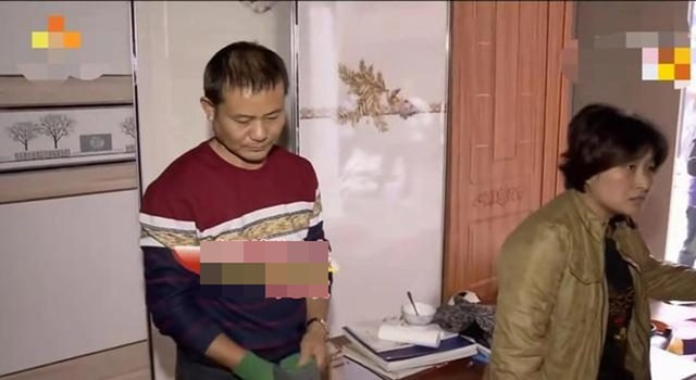 Về quê lo đám tang cho bố, vợ choáng trước hành động của chồng - Hình 4 Ve que lo dam tang cho bo, vo choang truoc hanh dong cua chong-Hinh-4