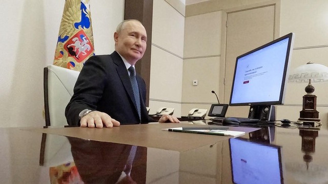 Ông Putin bỏ phiếu trực tuyến trong bầu cử Tổng thống Nga Ong Putin bo phieu truc tuyen trong bau cu Tong thong Nga