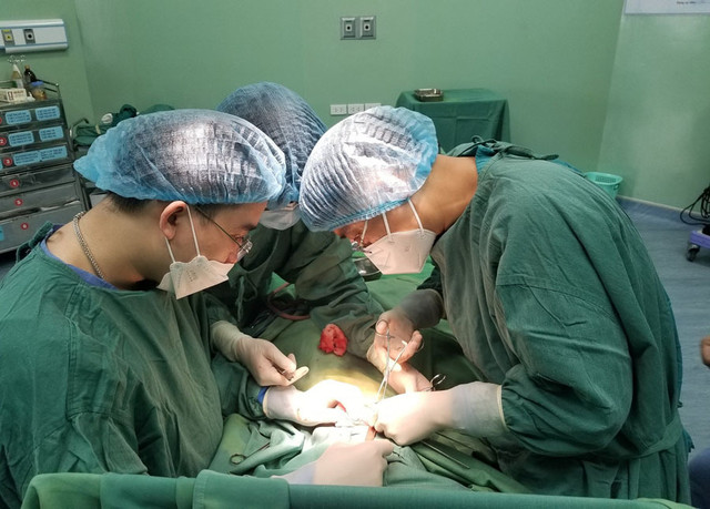 Bé trai 3 tuổi nuốt 25 viên bi nam châm vào bụng ảnh 1 Bé trai 3 tuổi nuốt 25 viên bi nam châm vào bụng ảnh 1