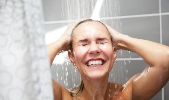 Bốn điều bạn thích làm trong phòng tắm có thể dẫn tới "mất mạng" - Hình 3 Bon dieu ban thich lam trong phong tam co the dan toi