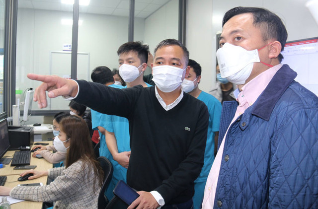 Căng thẳng điều trị bệnh nhân COVID-19 nguy kịch tại ICU lớn nhất miền Bắc Cang thang dieu tri benh nhan COVID-19 nguy kich tai ICU lon nhat mien Bac