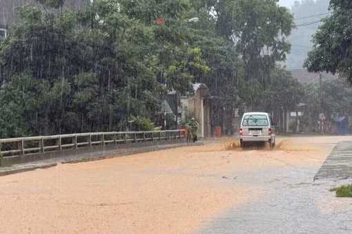 [VIDEO] Cảnh báo mưa lớn trên 80mm tại Quảng Ninh cảnh báo lũ quét sạt lở