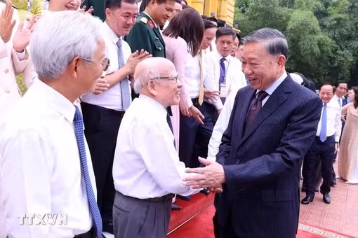 [SPOTLIGHT] Báo chí Cách mạng Việt Nam trong thời đại số