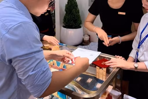 [SPOTLIGHT] PNJ chi hơn 7.000 tỷ mua lại kim cương từ khách hàng sau vụ buôn lậu