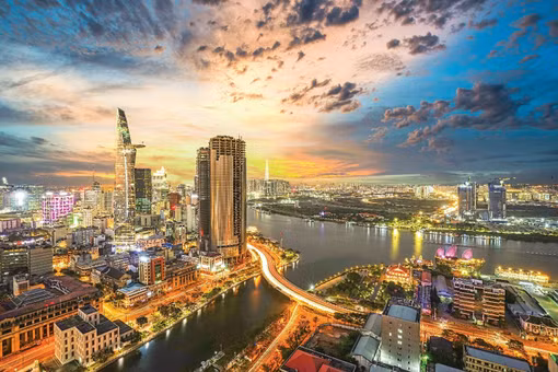 [SPOTLIGHT] TP.HCM tăng trưởng GRDP cao nhất 10 năm