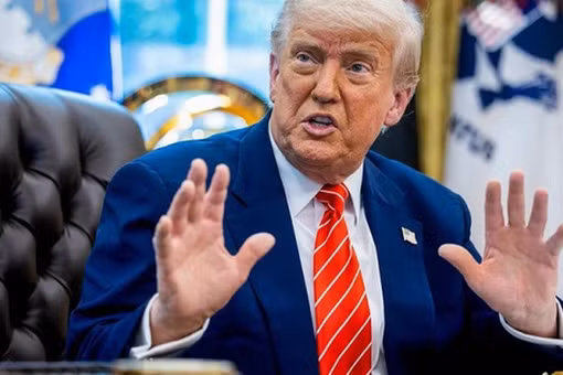 Trump tuyên bố thu phí 20% qua eo Hormuz, Iran đáp trả gay gắt
