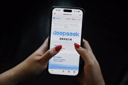 [VIDEO] Mỹ hoãn đưa DeepSeek và hơn 100 công ty Trung Quốc vào danh sách đen