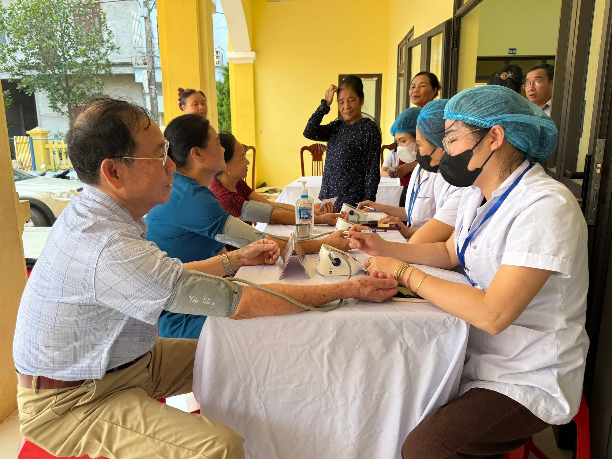 Bộ Y tế đề xuất mô hình chăm sóc người già tại khu dân cư