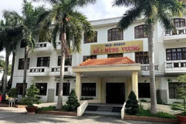 Bóc tách E-HSMT: 4 Nhà thầu cạnh tranh, Gói thầu 16 Nhà khách Hùng Vương lộ sai sót?