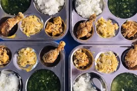 Sago Food: Từ "ông trùm" thầu suất ăn đến nghi vấn thực phẩm bẩn tại TP HCM