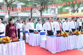 Chủ tịch Quốc hội, Bí thư TP.HCM dự ngày hội bầu cử tại Hóc Môn