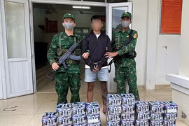 Đồng Nai: Bắt quả tang đối tượng vận chuyển 66,9kg nghi pháo nổ qua biên giới