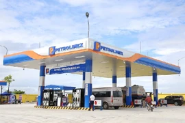 Petrolimex liên tục sửa đổi hồ sơ gói thầu 5,3 tỷ: 3 nhà thầu 'chạy đua'