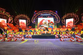 Gói thầu Hoa Phượng Đỏ 2026 về tay VIETNAMSHOW, tiết kiệm gần 22% 