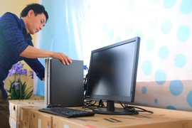 Gói thầu 12,5 tỷ đồng “chết lâm sàng”: Hơn 600 máy tính bị kẹt, học sinh chờ thiết bị?