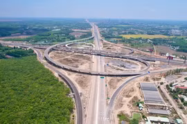 Sẽ thông xe 12 dự án cao tốc dịp 30/4, tăng kết nối liên vùng