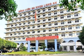 Gói thầu 4,1 tỷ ở Long An: Bí ẩn nhà thầu Y tế Bình Minh một mình về đích