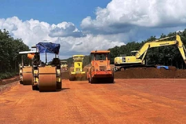 Giải mã hiện tượng "một mình một ngựa" và mối quan hệ "sân nhà" tại Dĩ An [Kỳ 3]