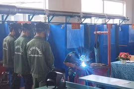 Trường Cao đẳng nghề số 21: Hiệu quả kinh tế từ các gói thầu chỉ định thầu? [Kỳ 2]