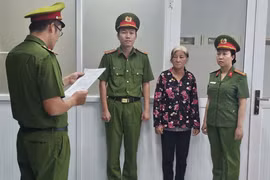 Liên tiếp phát hiện các vụ chôn lấp, đổ chất thải trái phép tại TP HCM