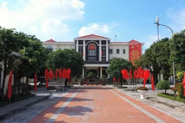 Gói thầu 8,1 tỷ tại xã Phúc Thịnh (TP Hà Nội): Vì sao chỉ một nhà thầu tham dự? 