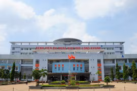 Gói thầu máy sấy tại BV Long Khánh: Tranh cãi Mã HS, kỹ thuật "một hãng"