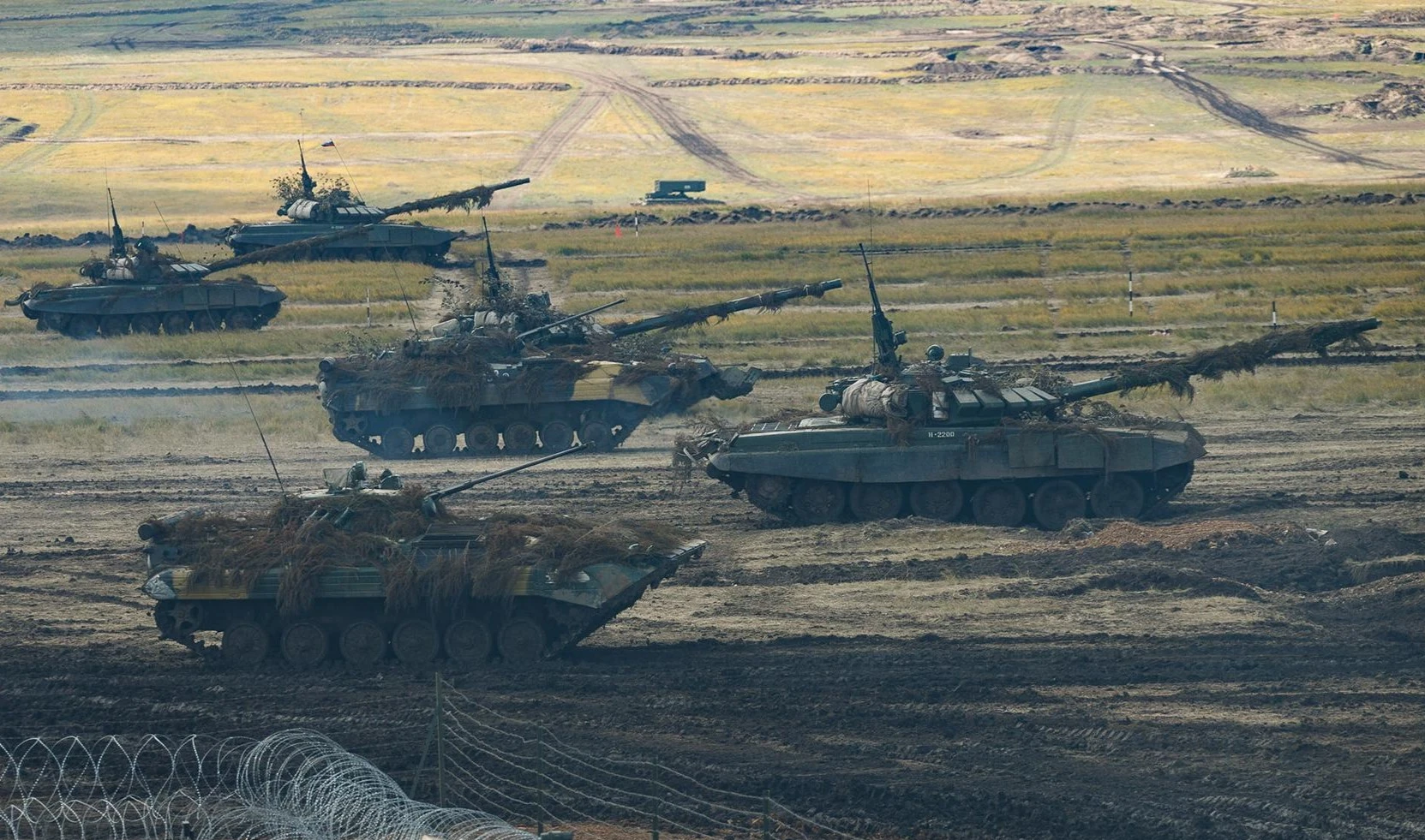 300 xe tăng Sư đoàn 4 tạo thành cơn "lũ thép"ở Donbass 