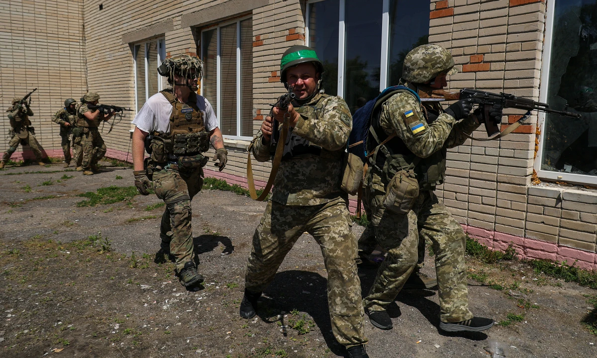 Lính Ukraine được huấn luyện bao nhiêu thời gian để ra chiến trường?