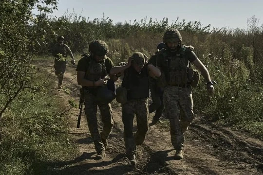 Quân Ukraine ở Kurakhove lại chui vào “rọ mới” của quân Nga 