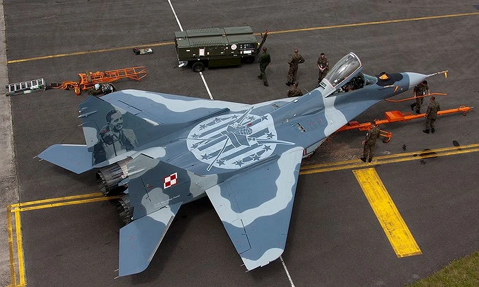 Dàn tiêm kích NATO hứa viện trợ Ukraine… có “địch” được Nga?