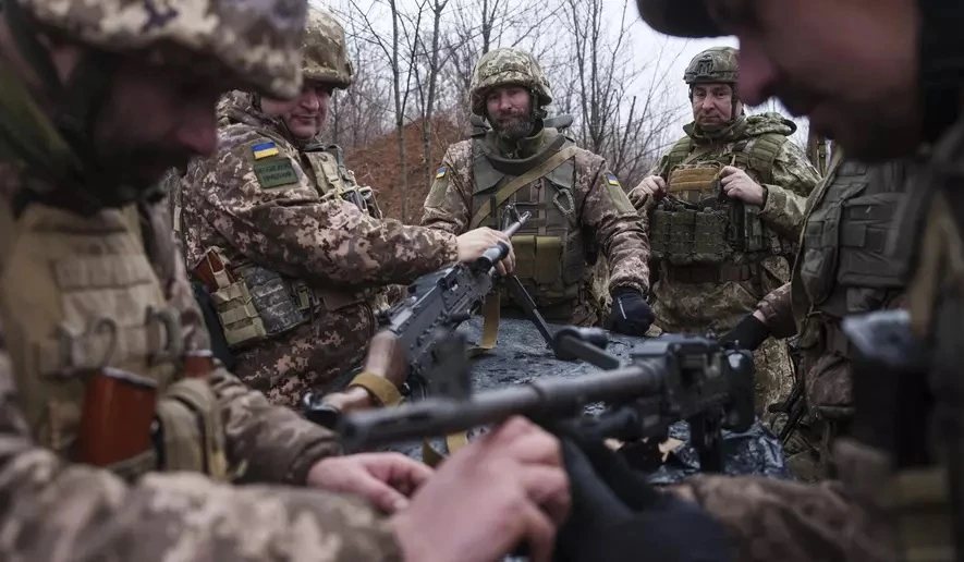 30 sĩ quan NATO bị vây ở Sudzha, quân ứng cứu trúng bẫy Nga 