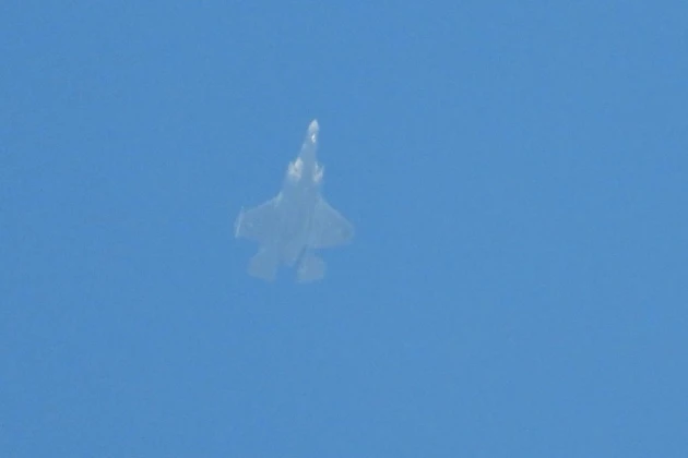 Nóng: Nga phát hiện máy bay lạ áp sát, nghi là tiêm kích F-35