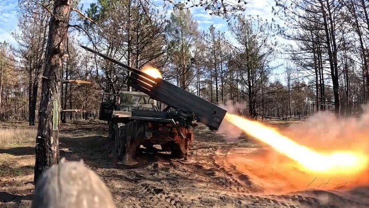 Mặt trận Kharkov ngày 18/5: Quân Nga tiến vào thành phố chiến lược Volchansk